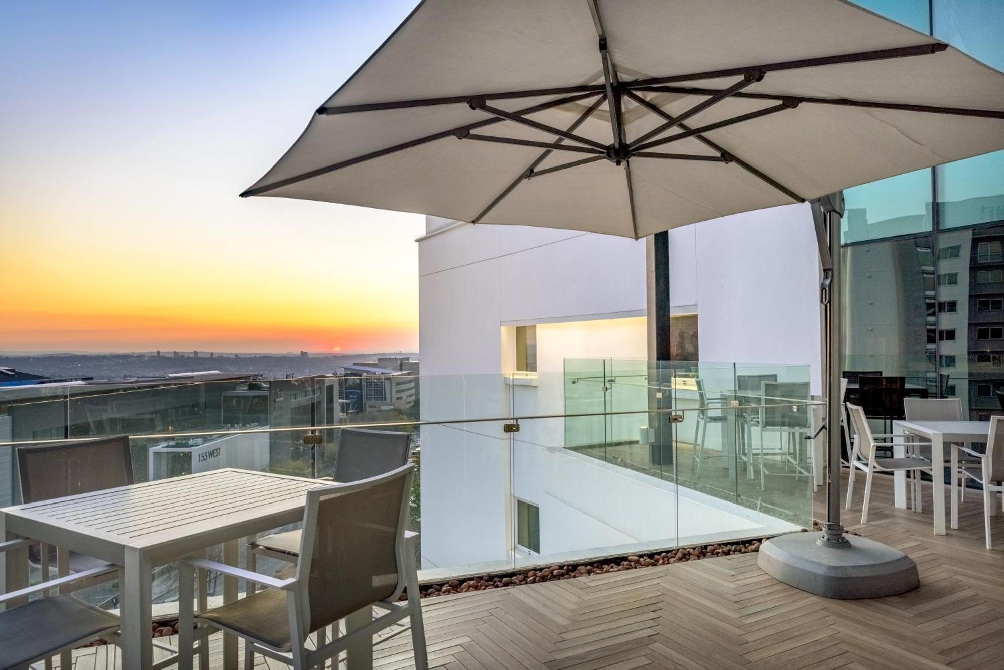 Hotel Sky Sandton Йоханнесбург Экстерьер фото
